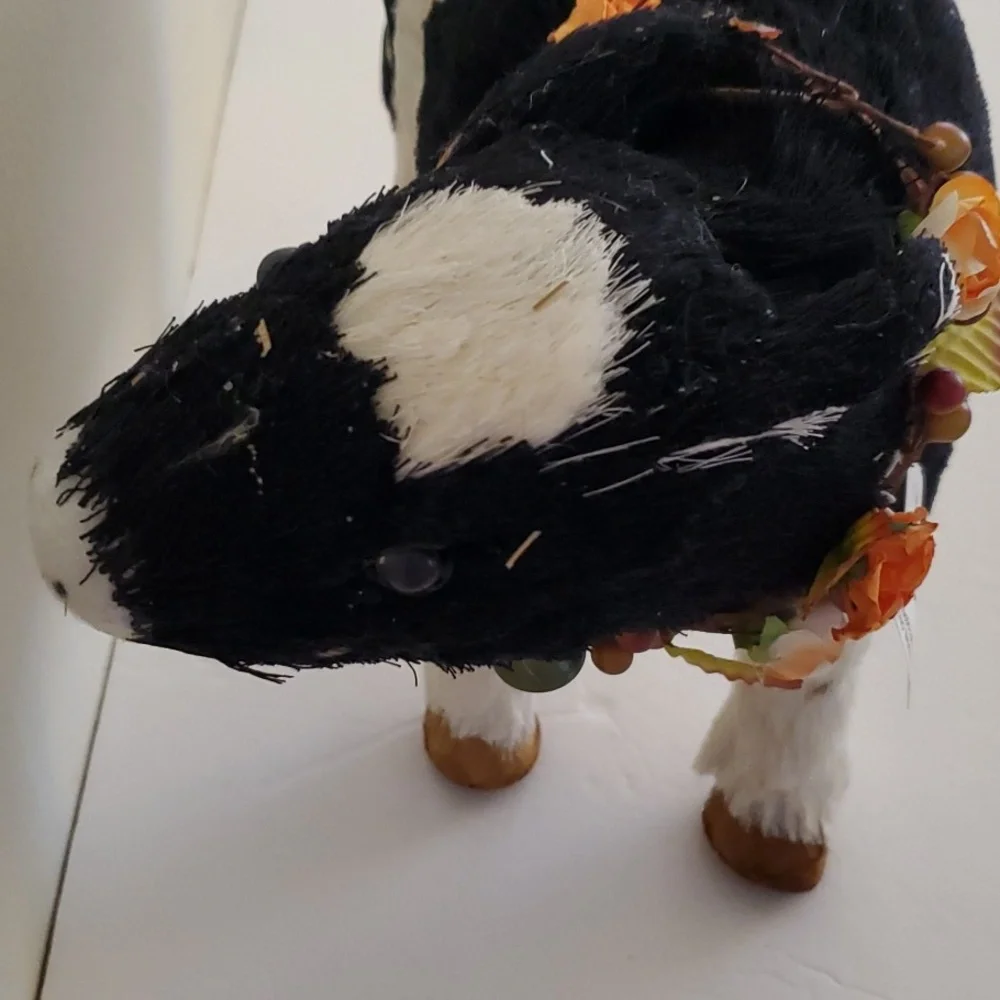 Pier 1 Fall Going Into Christmas Straw Farm Cow Animal 18 X 13